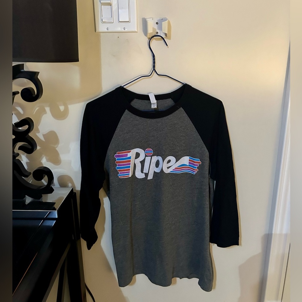 3/$25 BELLA + CANVAS top